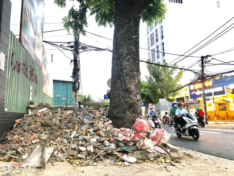 TP.HCM sửa vỉa hè, chấn chỉnh mỹ quan đô thị - Ảnh 3. TP.HCM sửa vỉa hè, chấn chỉnh mỹ quan đô thị - Ảnh 3.
