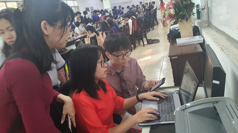 Một ngày thử làm giáo viên, học sinh kêu khổ quá - Ảnh 2. Một ngày thử làm giáo viên, học sinh kêu khổ quá - Ảnh 2.
