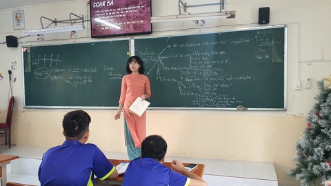Một ngày thử làm giáo viên, học sinh kêu khổ quá - Ảnh 1. Một ngày thử làm giáo viên, học sinh kêu khổ quá - Ảnh 1.