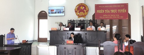 Hỏi qua điện thoại mà vợ không trả lời, dùng rựa chém vợ khắp đầu, mặt, tay, lưng - Ảnh 1. Hỏi qua điện thoại mà vợ không trả lời, dùng rựa chém vợ khắp đầu, mặt, tay, lưng - Ảnh 1.