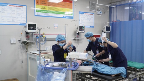Cố lên Phượng ơi, các con và học sinh chờ cô giáo về - Ảnh 1. Cố lên Phượng ơi, các con và học sinh chờ cô giáo về - Ảnh 1.