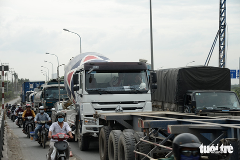 Người dân than trời bởi đường vào cảng ở TP.HCM quá tải - Ảnh 4. Người dân than trời bởi đường vào cảng ở TP.HCM quá tải - Ảnh 4.
