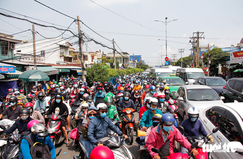 Người dân than trời bởi đường vào cảng ở TP.HCM quá tải - Ảnh 8. Người dân than trời bởi đường vào cảng ở TP.HCM quá tải - Ảnh 8.