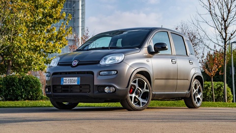 Đây là hòn đảo mà ô tô cỡ nhỏ Fiat Panda còn nhiều hơn cả số dân - Ảnh 3. Đây là hòn đảo mà ô tô cỡ nhỏ Fiat Panda còn nhiều hơn cả số dân - Ảnh 3.