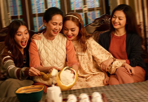 Mối quan hệ mẹ chồng và các nàng dâu trong phim Gia đình mình vui bất thình lình xây dựng hiện đại và nhân văn - Ảnh: ĐPCC Mối quan hệ mẹ chồng và các nàng dâu trong phim Gia đình mình vui bất thình lình xây dựng hiện đại và nhân văn - Ảnh: ĐPCC