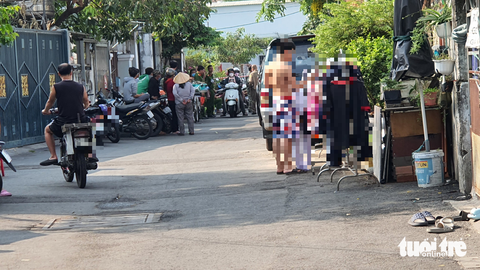 Hai người tử vong bất thường trong phòng trọ ở quận 7 - Ảnh 1. Hai người tử vong bất thường trong phòng trọ ở quận 7 - Ảnh 1.