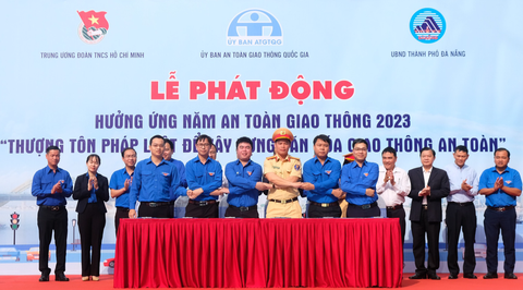 Camera an toàn giao thông lan tỏa văn hóa, phê bình thói xấu - Ảnh 1. Camera an toàn giao thông lan tỏa văn hóa, phê bình thói xấu - Ảnh 1.