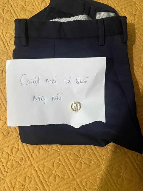 Cách để bà nội trợ có nhẫn vàng nhanh nhất: Giặt đồ! - Ảnh 1. Cách để bà nội trợ có nhẫn vàng nhanh nhất: Giặt đồ! - Ảnh 1.