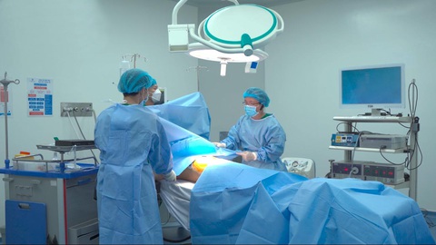 Bệnh viện Đại học Y Tân Tạo triển khai dịch vụ phẫu thuật kỹ thuật cao - Ảnh 2. Bệnh viện Đại học Y Tân Tạo triển khai dịch vụ phẫu thuật kỹ thuật cao - Ảnh 2.