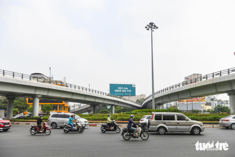 Các vòng xoay ở TP.HCM thay đổi diện mạo nhằm giảm ùn tắc giao thông - Ảnh 3. Các vòng xoay ở TP.HCM thay đổi diện mạo nhằm giảm ùn tắc giao thông - Ảnh 3.