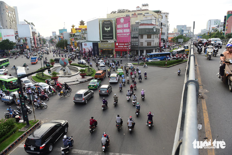 Các vòng xoay ở TP.HCM thay đổi diện mạo nhằm giảm ùn tắc giao thông - Ảnh 7. Các vòng xoay ở TP.HCM thay đổi diện mạo nhằm giảm ùn tắc giao thông - Ảnh 7.