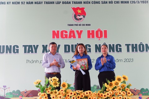Góp sức trẻ chung tay xây dựng nông thôn mới - Ảnh 5. Góp sức trẻ chung tay xây dựng nông thôn mới - Ảnh 5.