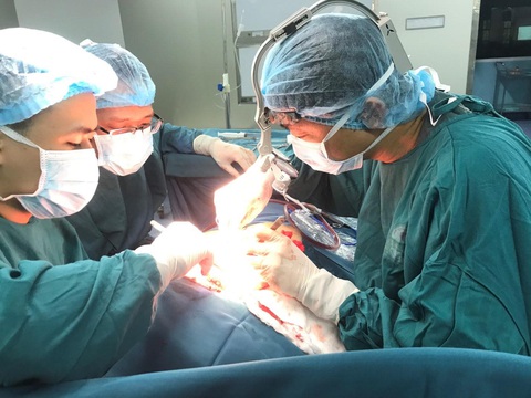 Bệnh nhân N.T.H.H. được tạo hình lưỡi bằng xương đòn đã hồi phục trở lại - Ảnh: B. PHÚ Bệnh nhân N.T.H.H ung thư lưỡi được tạo hình lưỡi bằng xương đòn đã hồi phục trở lại - Ảnh: B. PHÚ