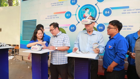 Bí thư Thành ủy TP.HCM Nguyễn Văn Nên: Tuổi trẻ hãy nghĩ lớn, làm lớn - Ảnh 5. Bí thư Thành ủy TP.HCM Nguyễn Văn Nên: Tuổi trẻ hãy nghĩ lớn, làm lớn - Ảnh 5.