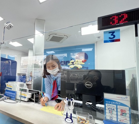 Cần xử nghiêm ngân hàng đi đêm lãi suất - Ảnh 1. Cần xử nghiêm ngân hàng đi đêm lãi suất - Ảnh 1.