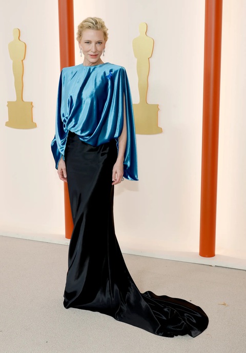 Thảm vàng Oscar 2023 và những bộ cánh ấn tượng - Ảnh 10. Thảm vàng Oscar 2023 và những bộ cánh ấn tượng - Ảnh 10.