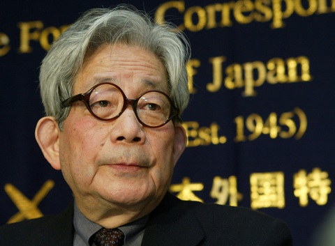 Tác giả Nobel văn chương Kenzaburo Oe qua đời - Ảnh 1. Tác giả Nobel văn chương Kenzaburo Oe qua đời - Ảnh 1.