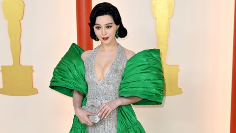 Thảm vàng Oscar 2023 và những bộ cánh ấn tượng - Ảnh 6. Thảm vàng Oscar 2023 và những bộ cánh ấn tượng - Ảnh 6.