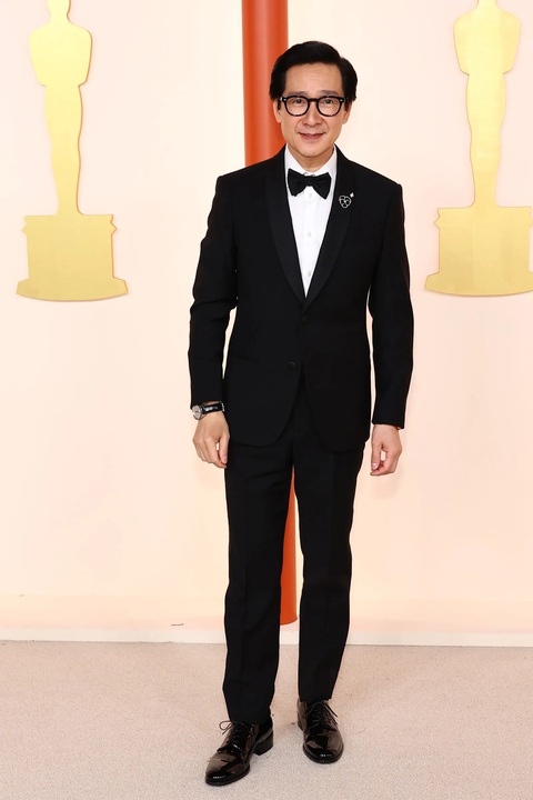 Thảm vàng Oscar 2023 và những bộ cánh ấn tượng - Ảnh 8. Thảm vàng Oscar 2023 và những bộ cánh ấn tượng - Ảnh 8.