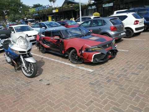 Khó ai tin chiếc xe trông như thể bước ra từ phim Transformers lại là Toyota Corolla - Ảnh 2. Khó ai tin chiếc xe trông như thể bước ra từ phim Transformers lại là Toyota Corolla - Ảnh 2.