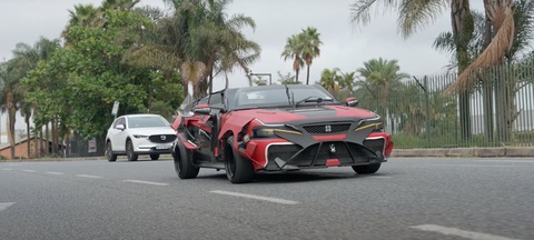 Khó ai tin chiếc xe trông như thể bước ra từ phim Transformers lại là Toyota Corolla - Ảnh 3. Khó ai tin chiếc xe trông như thể bước ra từ phim Transformers lại là Toyota Corolla - Ảnh 3.