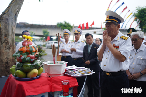 Tưởng niệm 64 anh linh liệt sĩ Gạc Ma: Đồng đội ơi, hãy về đây! - Ảnh 5. Tưởng niệm 64 anh linh liệt sĩ Gạc Ma: Đồng đội ơi, hãy về đây! - Ảnh 5.