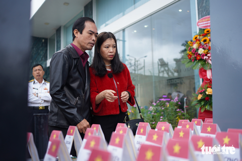 Tưởng niệm 64 anh linh liệt sĩ Gạc Ma: Đồng đội ơi, hãy về đây! - Ảnh 6. Tưởng niệm 64 anh linh liệt sĩ Gạc Ma: Đồng đội ơi, hãy về đây! - Ảnh 6.