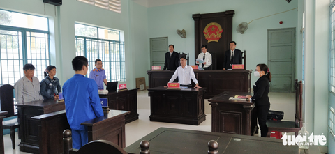Chú xâm hại cháu ruột đến có con, lãnh 5 năm tù - Ảnh 2. Chú xâm hại cháu ruột đến có con, lãnh 5 năm tù - Ảnh 2.