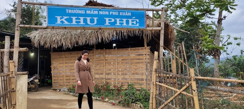 Lớp học mầm non gió lùa tứ bề nơi thượng nguồn sông Mã - Ảnh 1. Lớp học mầm non gió lùa tứ bề nơi thượng nguồn sông Mã - Ảnh 1.