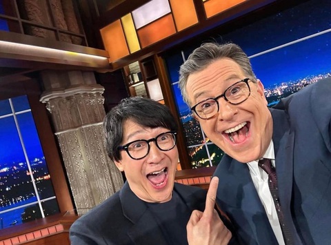 Quan Kế Huy gây thích thú với loạt ảnh ‘đu idol’ Hollywood - Ảnh 4. Quan Kế Huy gây thích thú với loạt ảnh ‘đu idol’ Hollywood - Ảnh 4.