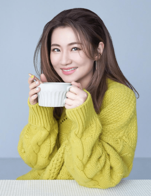 Qua Việt Nam ăn hạt điều, Selina (S.H.E) mang thai ở tuổi 42 - Ảnh 1. Qua Việt Nam ăn hạt điều, Selina (S.H.E) mang thai ở tuổi 42 - Ảnh 1.