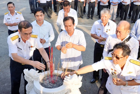 Thời hoa đỏ ở Gạc Ma - Ảnh 1. Thời hoa đỏ ở Gạc Ma - Ảnh 1.