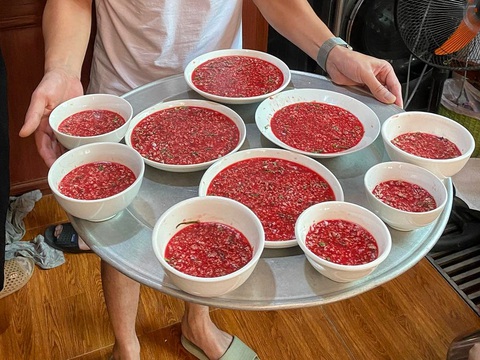 Cục Y tế dự phòng khuyến cáo tuyệt đối không ăn tiết canh lợn để phòng nguy cơ lây nhiễm liên cầu lợn sang người - Ảnh minh họa: NAM TRẦN Cục Y tế dự phòng khuyến cáo tuyệt đối không ăn tiết canh để phòng nguy cơ lây nhiễm liên cầu lợn sang người - Ảnh minh họa: NAM TRẦN