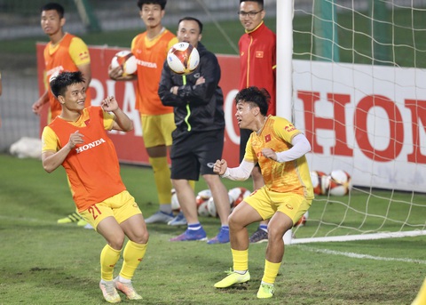 Ông Philippe Troussier gặp gỡ HLV U20 Việt Nam - Ảnh 6. Ông Philippe Troussier gặp gỡ HLV U20 Việt Nam - Ảnh 6.