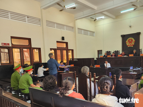 Bênh con bị đánh, cha dùng dao chém chết người, lãnh 12 năm tù - Ảnh 2. Bênh con bị đánh, cha dùng dao chém chết người, lãnh 12 năm tù - Ảnh 2.