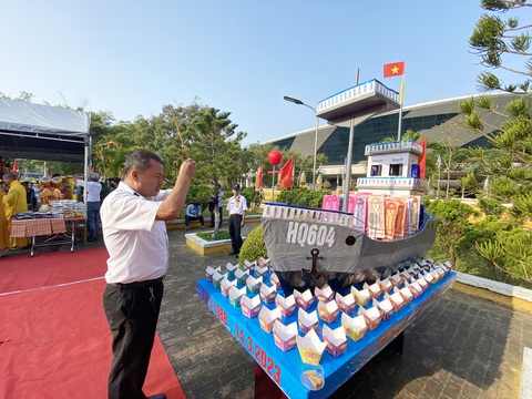 Tổ quốc mãi mãi khắc ghi xương máu 64 liệt sĩ đã anh dũng hy sinh ở Gạc Ma - Ảnh: B.D. Tổ quốc mãi mãi khắc ghi xương máu 64 liệt sĩ đã anh dũng hy sinh ở Gạc Ma - Ảnh: B.D.