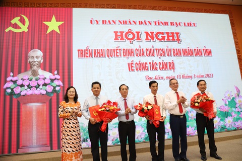 Bạc Liêu bổ nhiệm bốn giám đốc sau khi tách hai siêu sở - Ảnh 1. Bạc Liêu bổ nhiệm bốn giám đốc sau khi tách hai siêu sở - Ảnh 1.