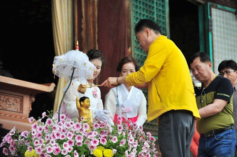 Dân Hàn Quốc được nghỉ bù cả Phật đản và Giáng sinh - Ảnh 1. Dân Hàn Quốc được nghỉ bù cả Phật đản và Giáng sinh - Ảnh 1.