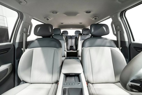 Kia EV9 ra mắt: SUV điện 7 chỗ rẻ nhất, ghế xoay 180 độ, rộng rãi cho cả nhà - Ảnh 13. Kia EV9 ra mắt: SUV điện 7 chỗ rẻ nhất, ghế xoay 180 độ, rộng rãi cho cả nhà - Ảnh 13.