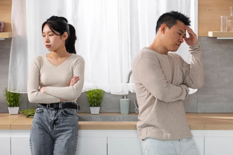 Ly hôn mới lòi quỹ đen hàng tỉ đồng - Ảnh 1. Ly hôn mới lòi quỹ đen hàng tỉ đồng - Ảnh 1.