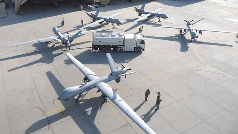 NÓNG: Va chạm với tiêm kích Su-27 của Nga, máy bay Mỹ rơi xuống Biển Đen - Ảnh 2. NÓNG: Va chạm với tiêm kích Su-27 của Nga, máy bay Mỹ rơi xuống Biển Đen - Ảnh 2.