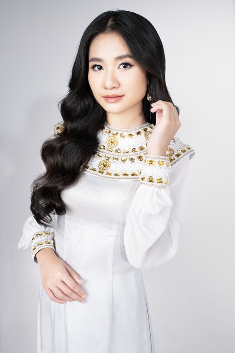 Hà sẽ sống xứng đáng với vương miện hoa hậu - Ảnh 3. Hà sẽ sống xứng đáng với vương miện hoa hậu - Ảnh 3.