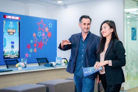 CEO Apollo English: Muốn thành công thì phải không ngừng tạo ra sự khác biệt - Ảnh 2. CEO Apollo English: Muốn thành công thì phải không ngừng tạo ra sự khác biệt - Ảnh 2.