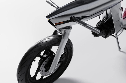 Xưởng độ ở TP.HCM khoe xe máy dị: Thân liền khối như viên đạn, động cơ Honda, cảm hứng từ NASA - Ảnh 10. Xưởng độ ở TP.HCM khoe xe máy dị: Thân liền khối như viên đạn, động cơ Honda, cảm hứng từ NASA - Ảnh 10.