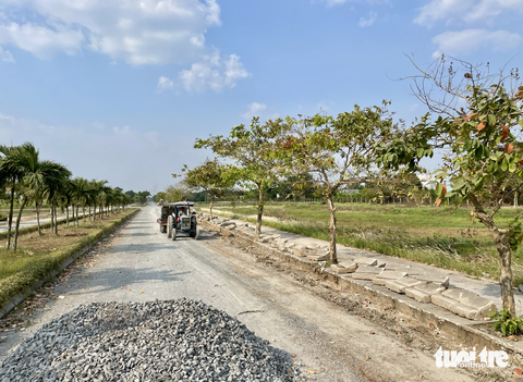 Chủ tịch HĐND TP đến nhà dân nghe ý kiến về bồi thường dự án vành đai 3 - Ảnh 7. Chủ tịch HĐND TP đến nhà dân nghe ý kiến về bồi thường dự án vành đai 3 - Ảnh 7.