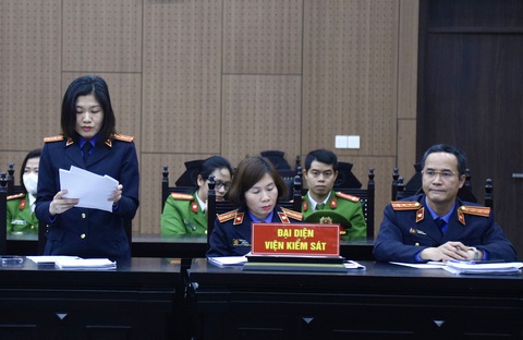 ‘Siêu lừa’ Nguyễn Thị Hà Thành chiếm đoạt 430 tỉ của ba ngân hàng bị đề nghị án chung thân - Ảnh 3. ‘Siêu lừa’ Nguyễn Thị Hà Thành chiếm đoạt 430 tỉ của ba ngân hàng bị đề nghị án chung thân - Ảnh 3.