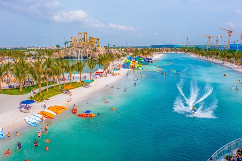 Vinhomes Ocean Park 2 khởi động chương trình tổ ấm an vui - Ảnh 1. Cư dân Vinhomes Ocean Park 2 được tận hưởng cuộc sống nghỉ dưỡng đẳng cấp với Tổ hợp Công viên biển tạo sóng nhân tạo lớn nhất thế giới Royal Wave Park - Ảnh: D.H