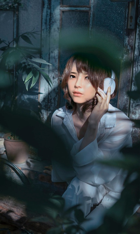 Nữ ca sĩ ảo mới debut của Việt Nam bị chê na ná Thùy Chi - Ảnh 6. Nữ ca sĩ ảo mới debut của Việt Nam bị chê na ná Thùy Chi - Ảnh 6.