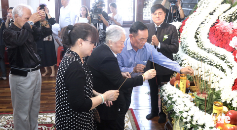 Thoại Miêu, Châu Thanh, Thoại Mỹ, Ngọc Huyền… cùng tưởng niệm nghệ sĩ Diệp Lang - Ảnh 4. Thoại Miêu, Châu Thanh, Thoại Mỹ, Ngọc Huyền… cùng tưởng niệm nghệ sĩ Diệp Lang - Ảnh 4.