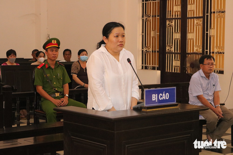 Nhân viên bán thuốc trộm gần 2 tỉ của chủ tiệm, lãnh 12 năm tù - Ảnh 1. Nhân viên bán thuốc trộm gần 2 tỉ của chủ tiệm, lãnh 12 năm tù - Ảnh 1.
